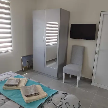 Apartmani-sobe Manic