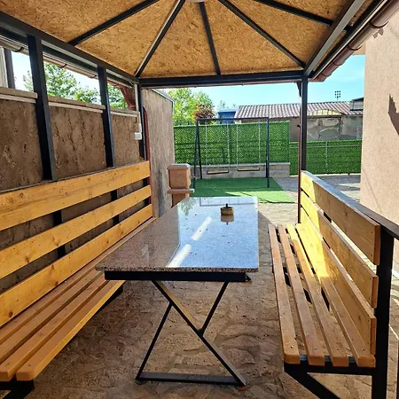 Apartmani-sobe Manic Apartment *