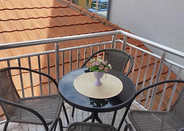 Manic شقة سوكو بانيا