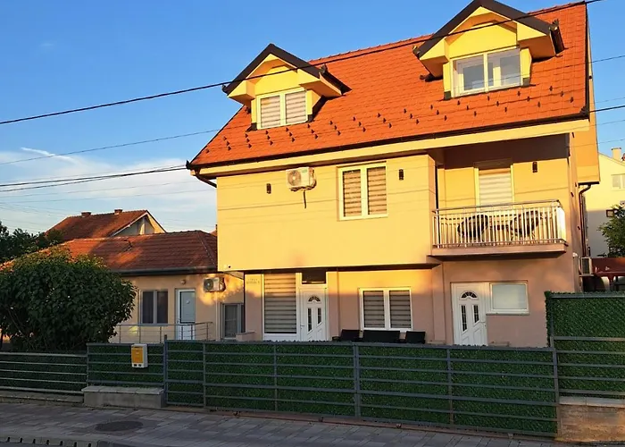 Manic سوكو بانيا